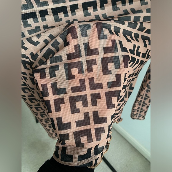 NWOT Graphic Print Lettuce Trim Crop Shirt - Picture 3 of 3